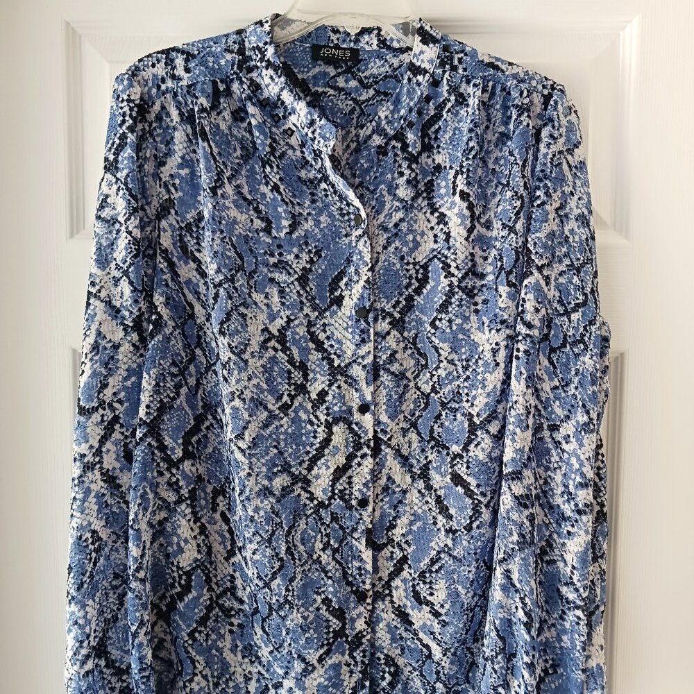 Jones New York Women's Long Sleeve Blouse Blue White Camouflage Size L Casual